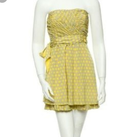 Alice + Olivia Dresses & Skirts - Alice & Olivia strapless dress